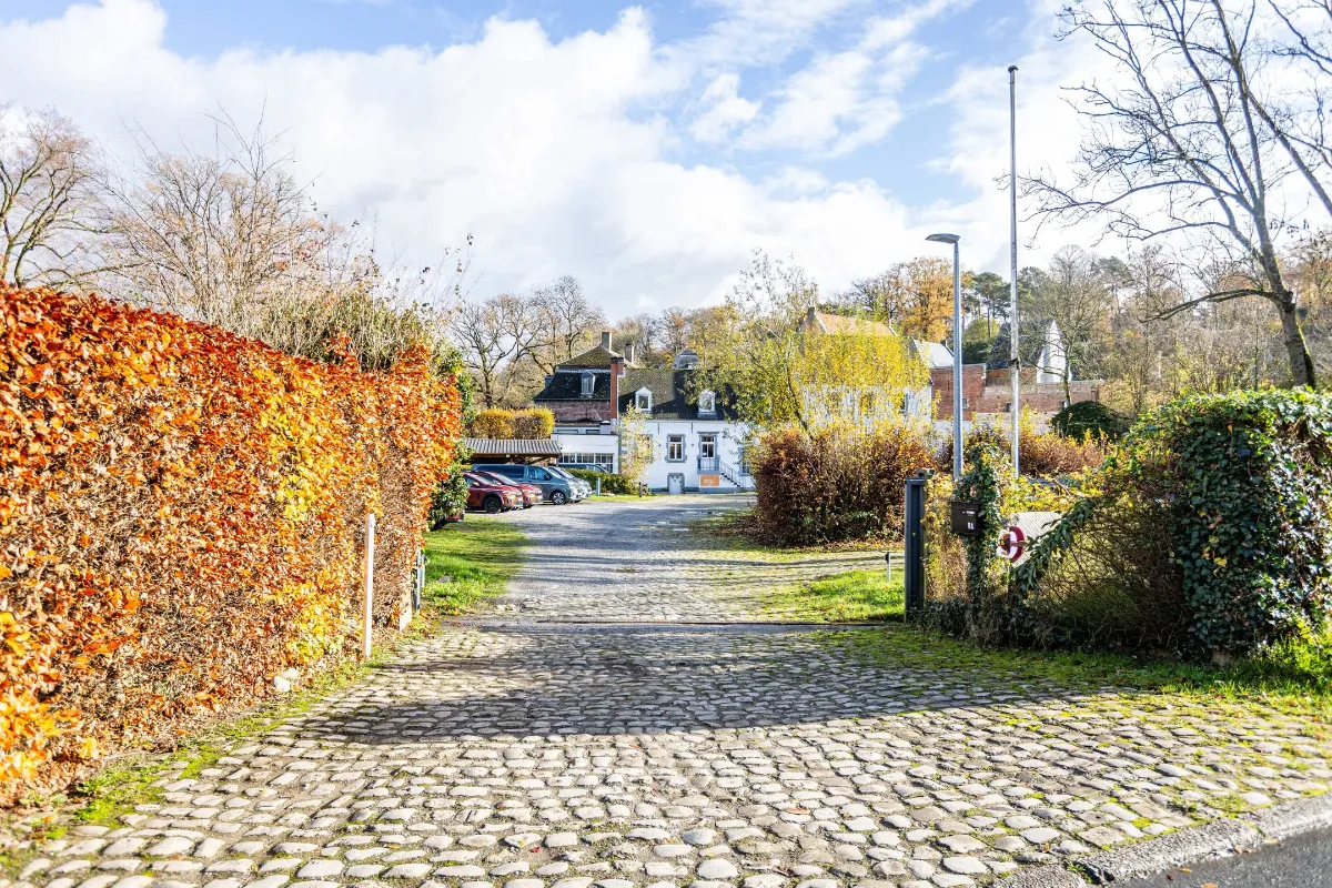 Commerce à louer à Lasne 1380 750.00€  chambres 60.00m² - Annonce 628715