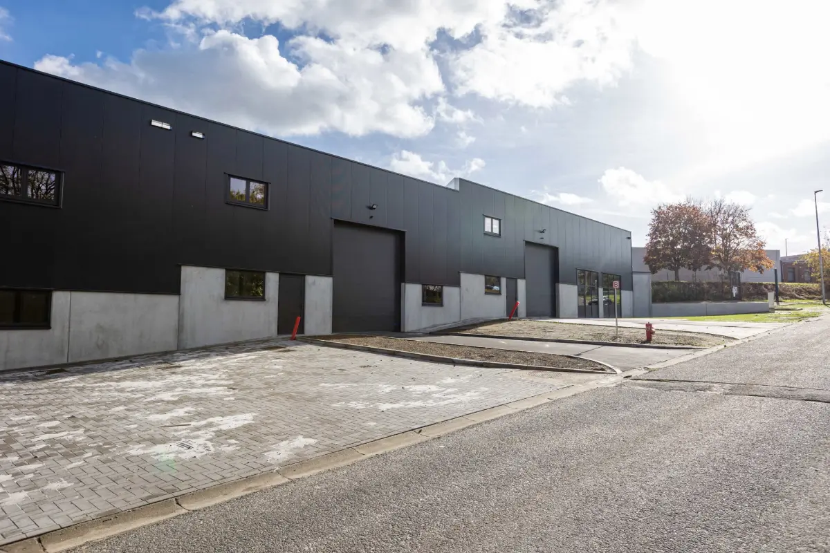 Handelszaak te  huur in Waver 1300 1800.00€  slaapkamers 239.00m² - Zoekertje 628725