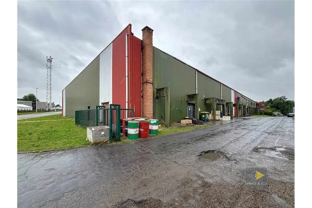 Handelszaak te  koop in Geldenaken 1370 2350000.00€  slaapkamers 8925.00m² - Zoekertje 628870