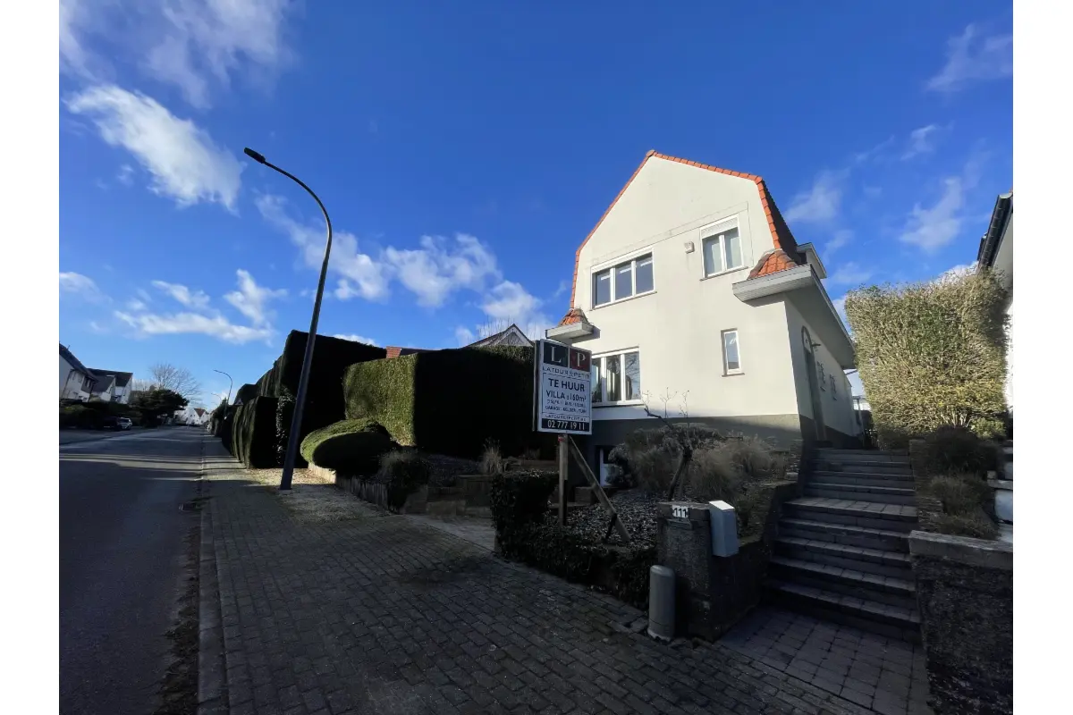 Villa à louer à Wezembeek-Oppem 1970 2200.00€ 3 chambres 160.00m² - Annonce 628775