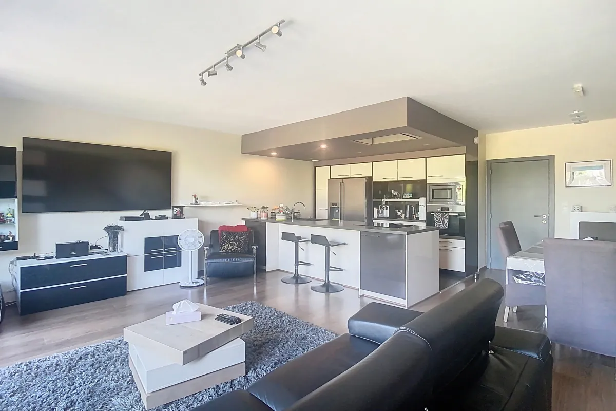 Huis te  huur in Sint-Stevens-Woluwe 1932 1950.00€ 4 slaapkamers 164.00m² - Zoekertje 629999