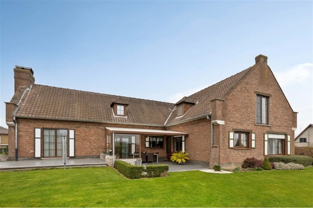 Huis te  koop in Merchtem 1785 640000.00€ 6 slaapkamers 340.00m² - Zoekertje 629817