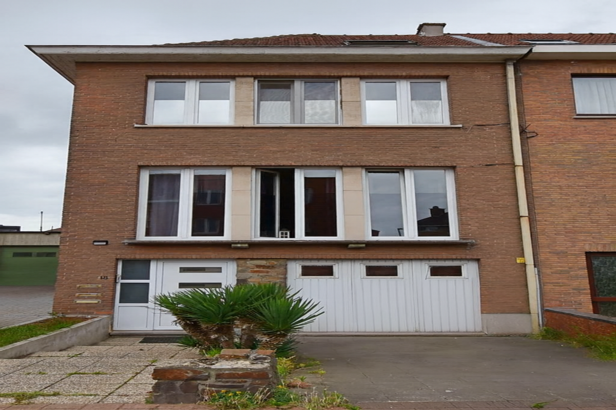 Huis te  koop in Sint-Pieters-Leeuw 1600 500000.00€ 4 slaapkamers m² - Zoekertje 630385