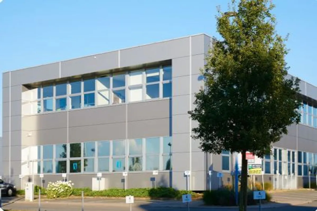 Commerce à louer à Mont-Saint-Guibert 1435 0.00€  chambres 500.00m² - Annonce 630870