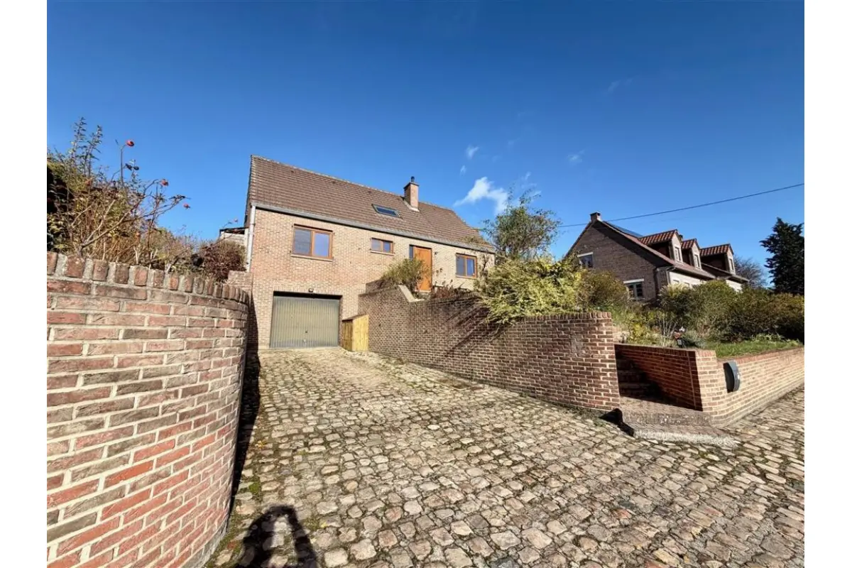 Huis te  koop in Geldenaken 1370 400000.00€ 4 slaapkamers 170.00m² - Zoekertje 631332