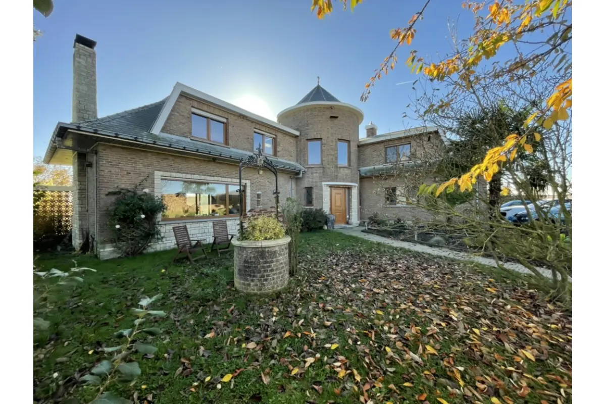 Villa te  koop in Mollem 1730 645000.00€ 4 slaapkamers 312.00m² - Zoekertje 631426