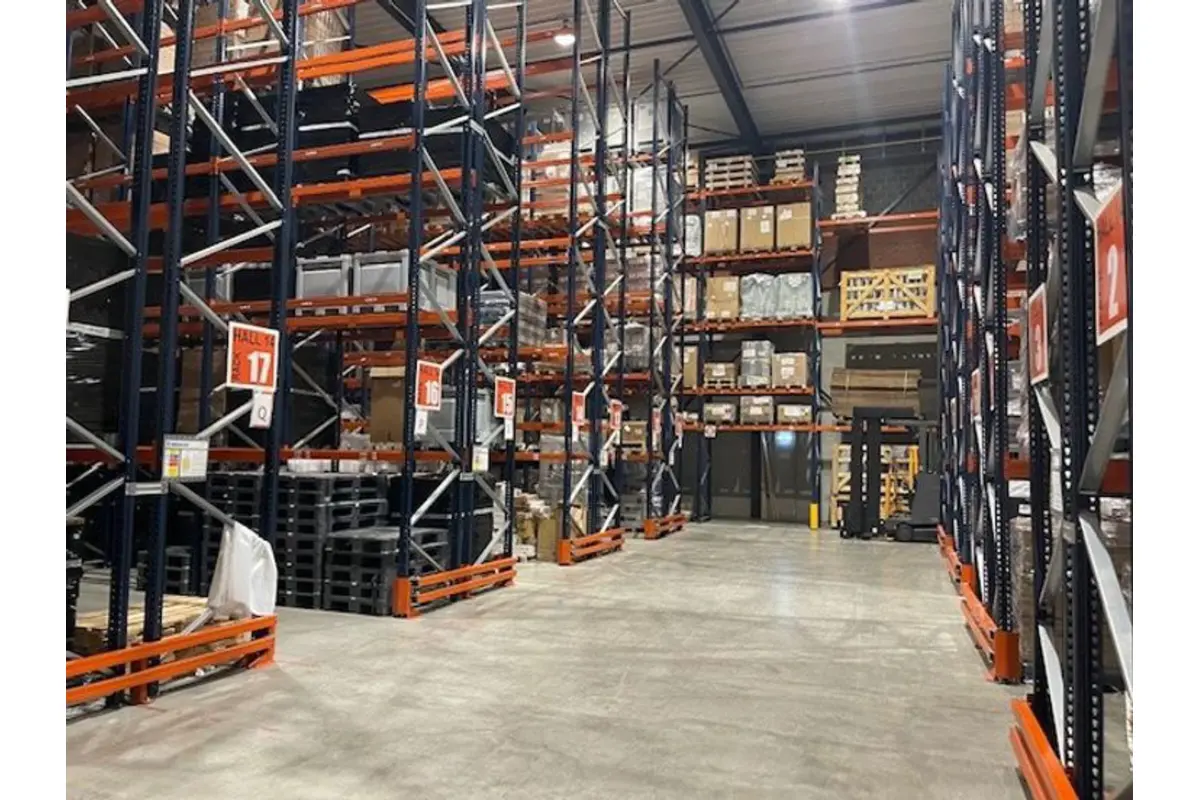 Commerce à louer à Grez-Doiceau 1390 4300.00€  chambres 800.00m² - Annonce 630895