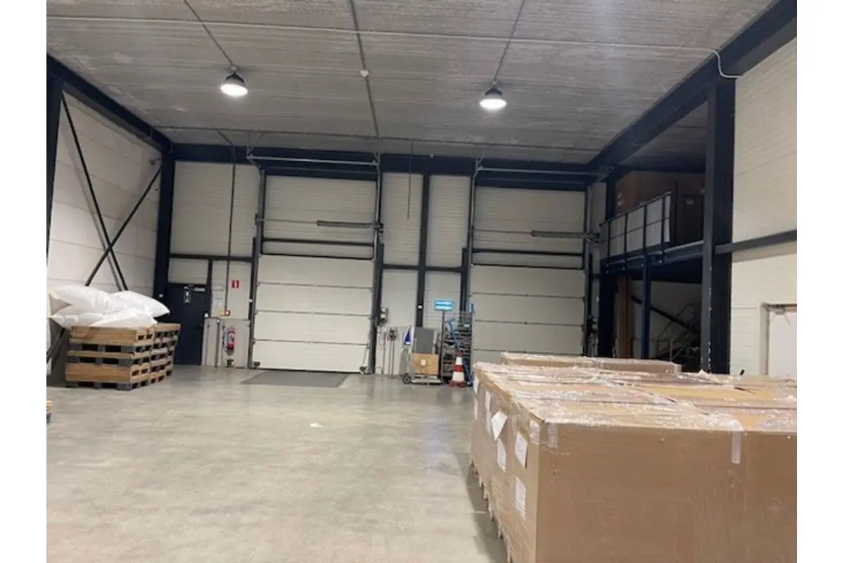 Commerce à louer à Grez-Doiceau 1390 6500.00€  chambres 1300.00m² - Annonce 630915