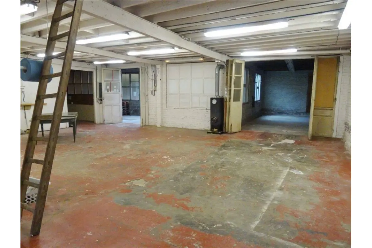 Handelszaak te  huur in Waver 1300 1000.00€  slaapkamers 180.00m² - Zoekertje 630861