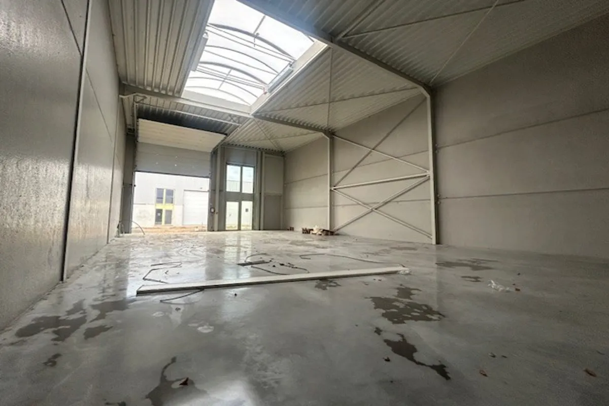 Commerce à louer à Drogenbos 1620 1850.00€  chambres 185.00m² - Annonce 630866