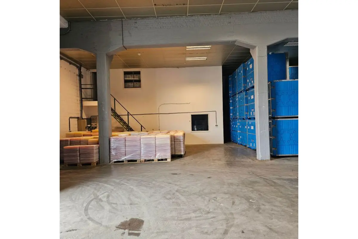 Commerce à louer à Grez-Doiceau 1390 2200.00€  chambres 530.00m² - Annonce 630952