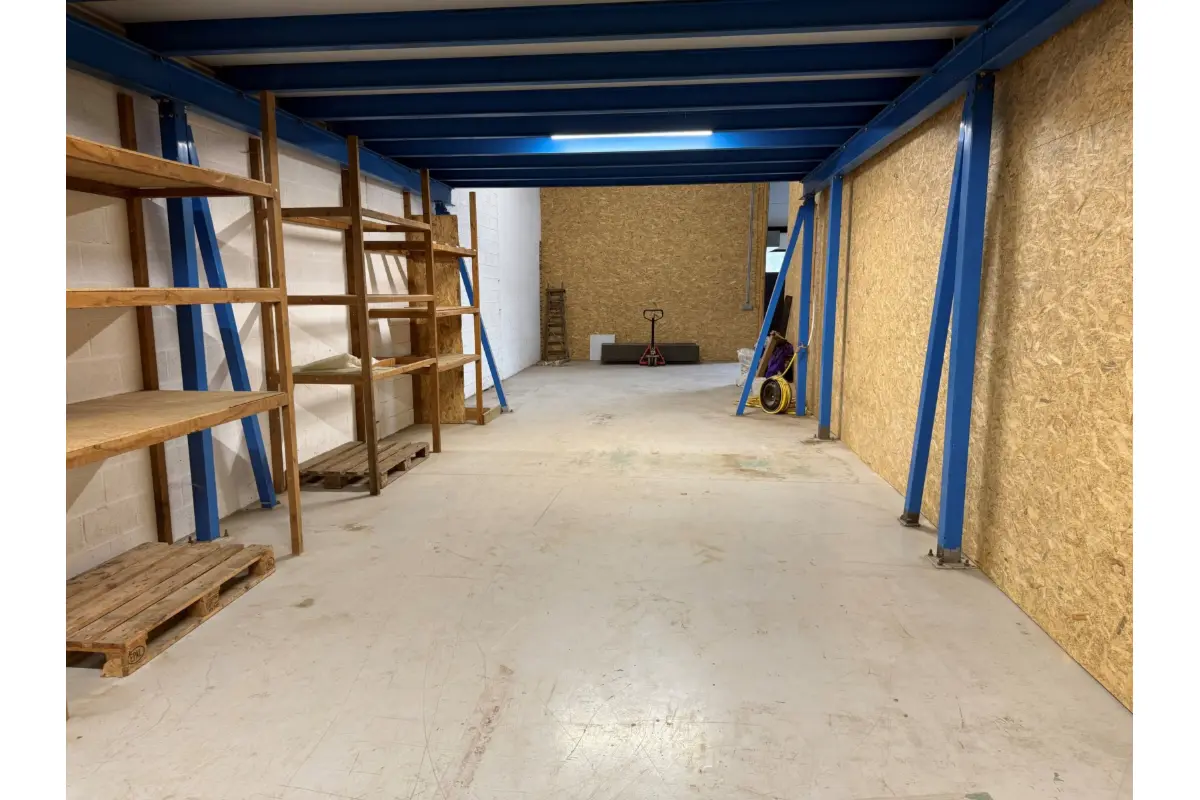 Commerce à  à Genappe 1470 1200.00€  chambres 180.00m² - Annonce 632528