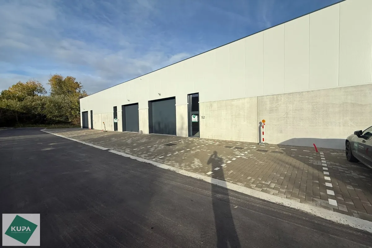 Handelszaak te  koop in Hal 1500 357000.00€  slaapkamers 216.00m² - Zoekertje 633562