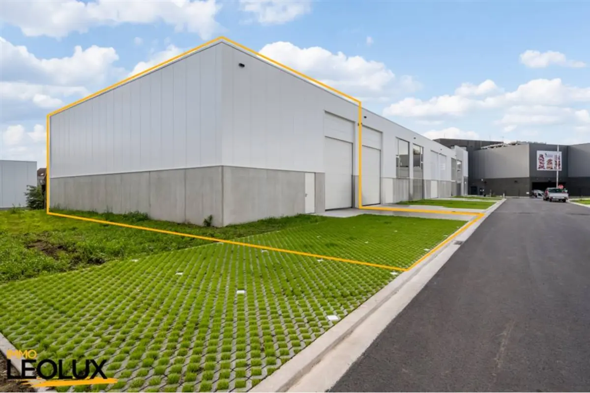 Handelszaak te  huur in Dilbeek 1700 2500.00€  slaapkamers m² - Zoekertje 633511