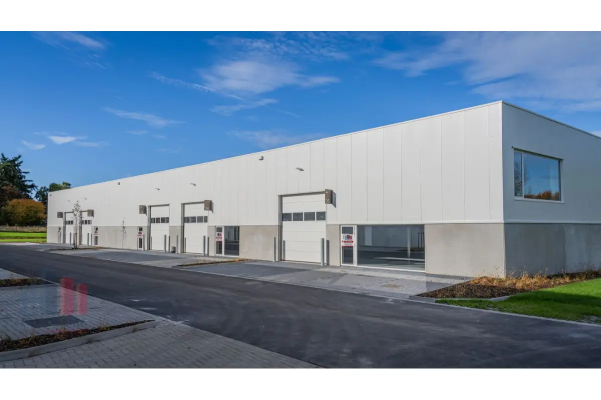 Handelszaak te  huur in Tienen 3300 2200.00€  slaapkamers 336.00m² - Zoekertje 634073