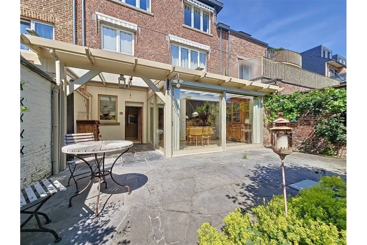 Handelszaak te  koop in Geldenaken 1370 450000.00€ 5 slaapkamers 270.00m² - Zoekertje 634685