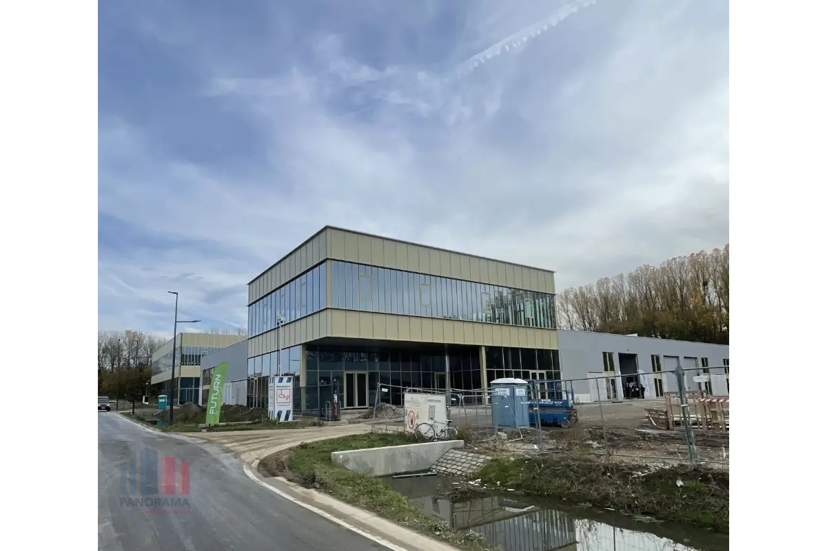 Commerce à vendre à Drogenbos 1620 2067950.00€  chambres 662.00m² - Annonce 636796