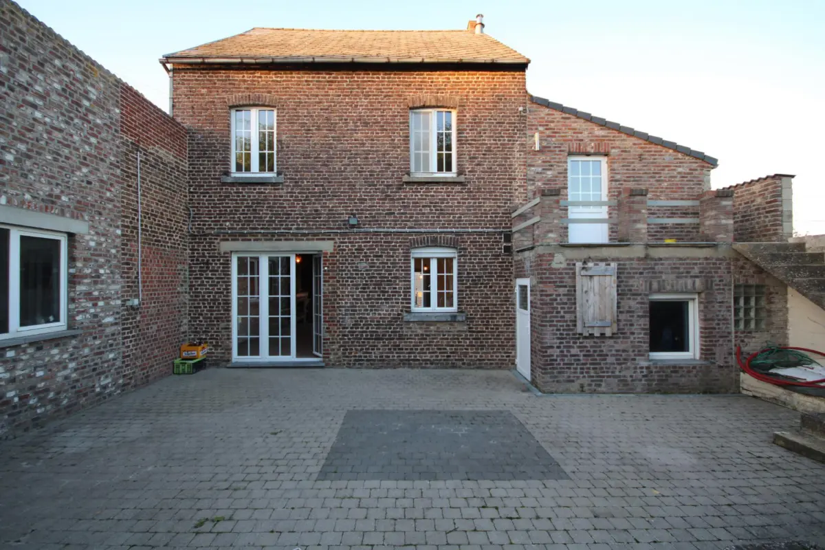 Maison à  à Avin 4280 1100.00€ 4 chambres 130.00m² - Annonce 638784