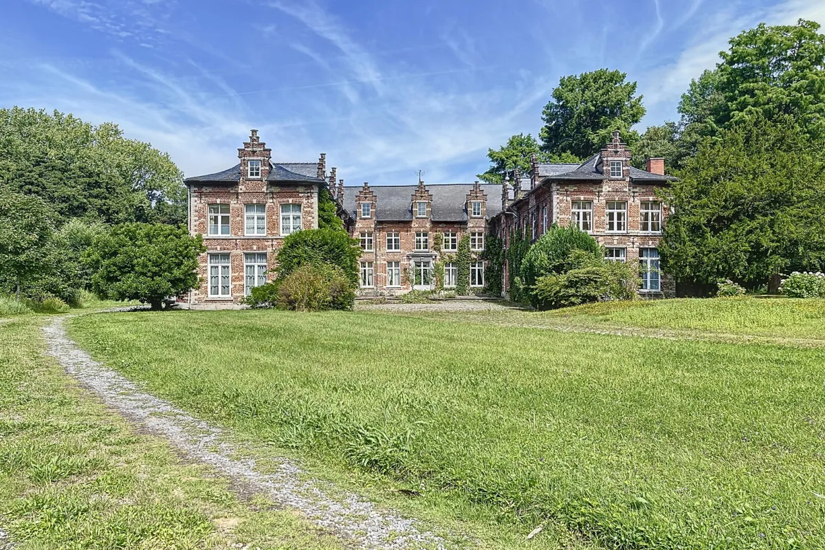 Kasteel te  huur in Wezembeek-Oppem 1970 2750.00€ 6 slaapkamers 307.00m² - Zoekertje 638911