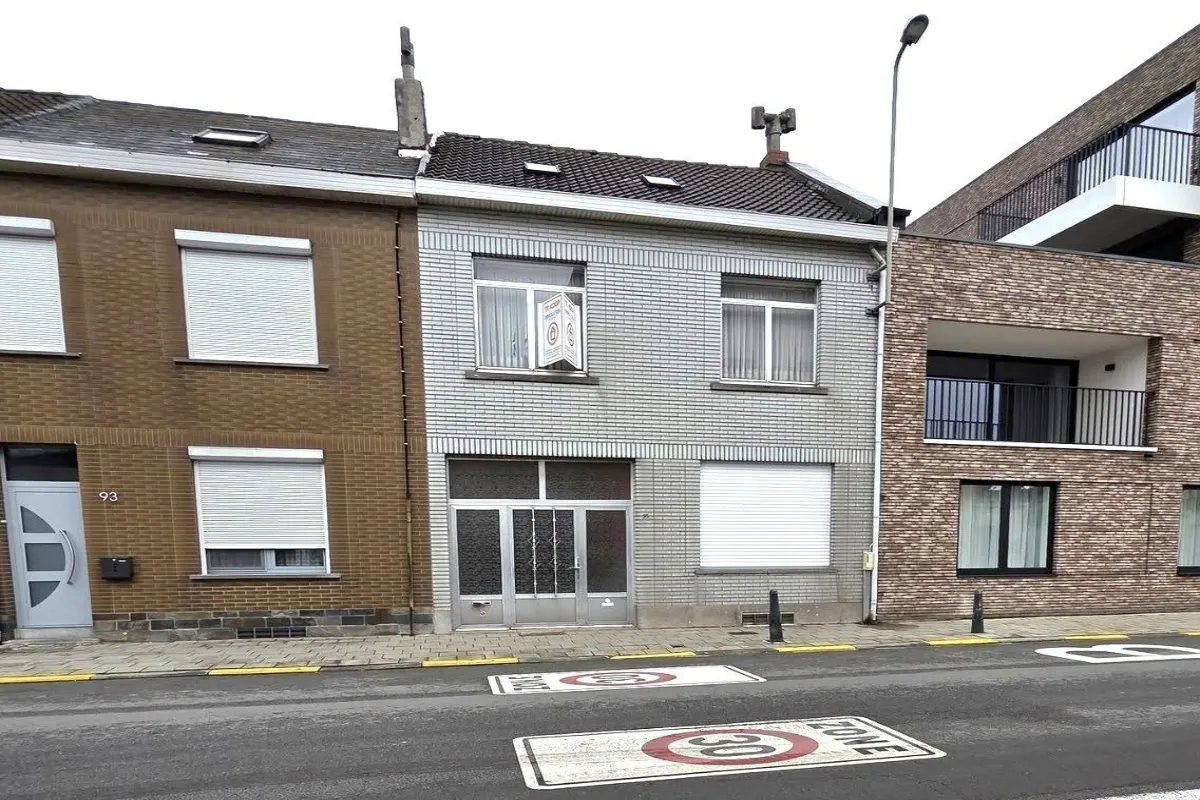 Huis te  koop in Vilvoorde 1800 345000.00€  slaapkamers m² - Zoekertje 638639