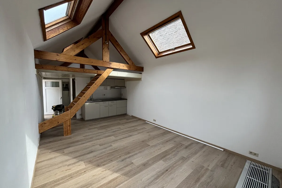 Studio à louer à Mont-Saint-Guibert 1435 650.00€  chambres 35.00m² - Annonce 638831