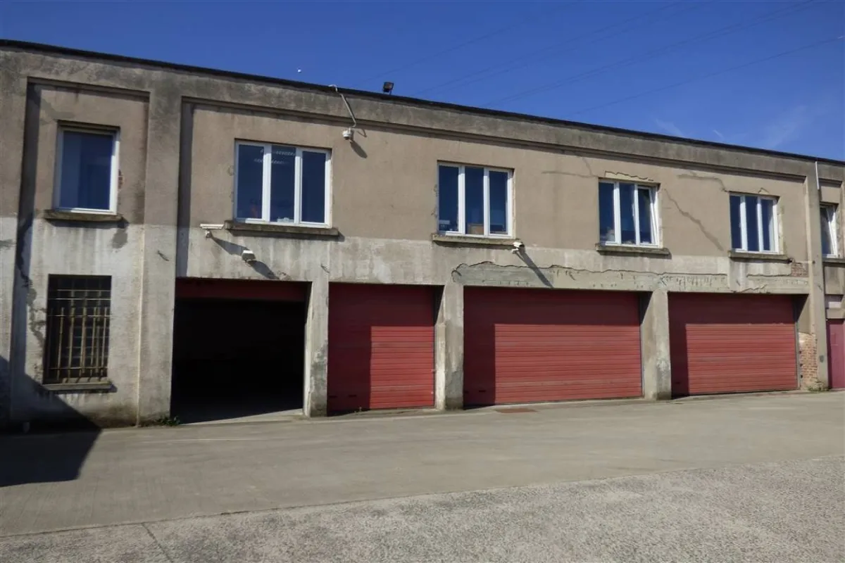 Commerce à louer à Drogenbos 1620 950.00€  chambres 132.50m² - Annonce 638674