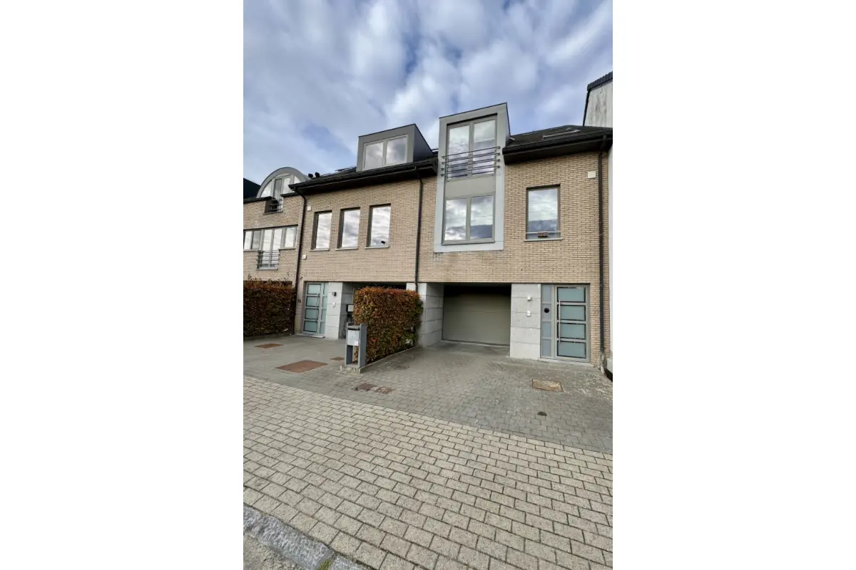 Huis te  huur in Tervuren 3080 2300.00€ 4 slaapkamers 250.00m² - Zoekertje 639623