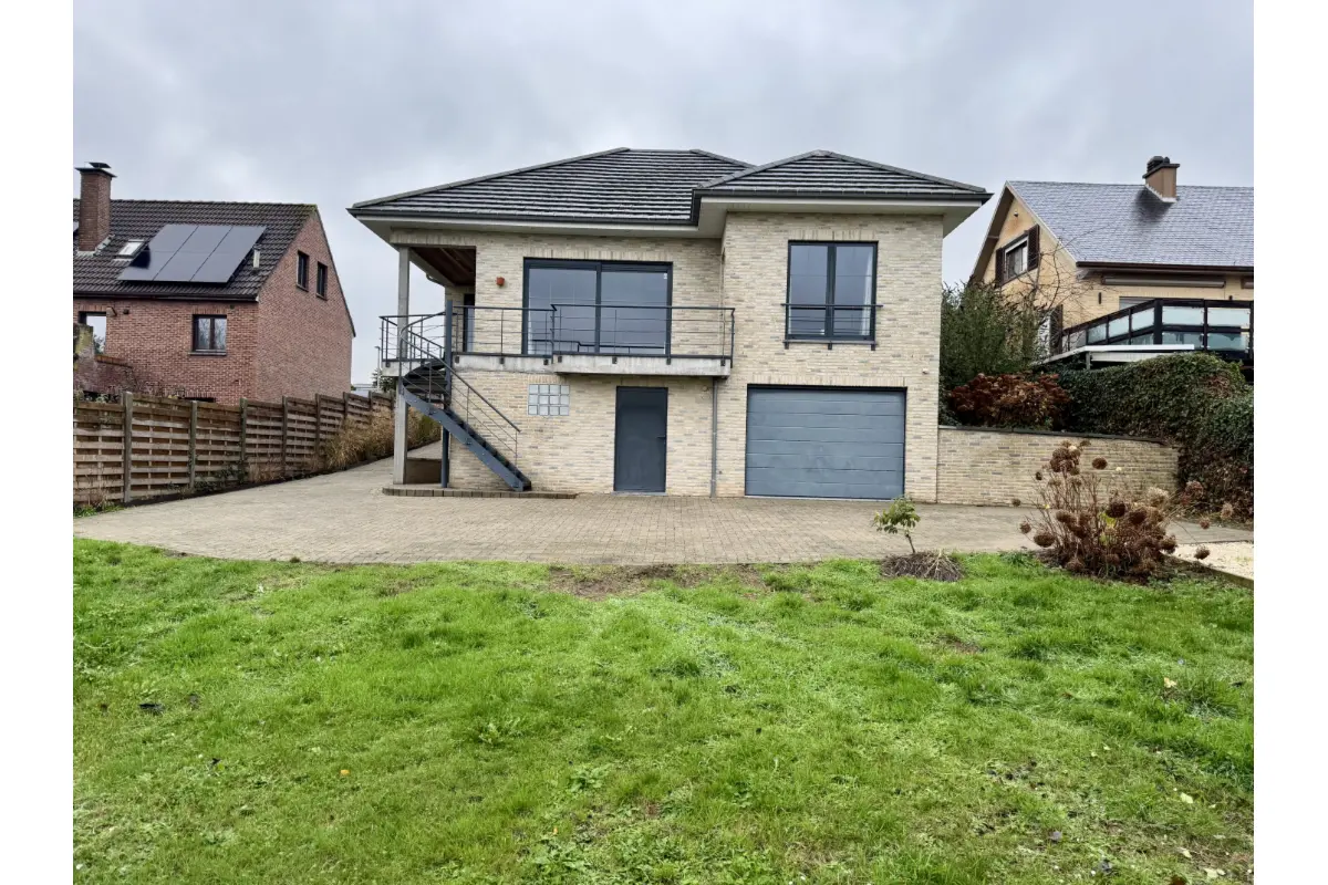 Huis te  huur in Overijse 3090 2300.00€ 4 slaapkamers 221.00m² - Zoekertje 639617