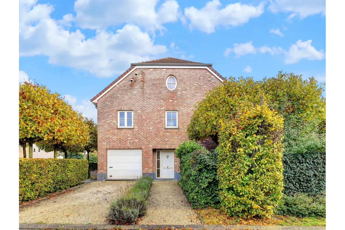 Huis te  koop in Terhulpen 1310 755000.00€ 6 slaapkamers 330.00m² - Zoekertje 639627