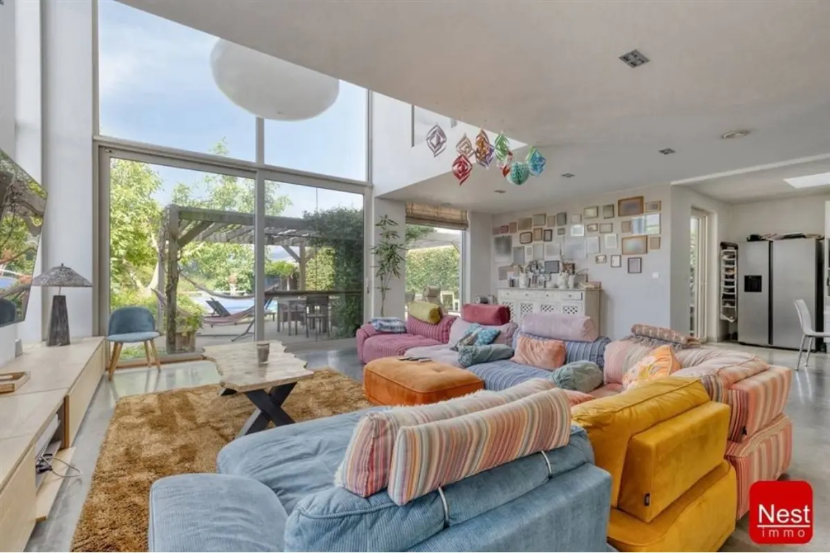 Huis te  koop in Roosdaal 1760 995000.00€ 4 slaapkamers 389.00m² - Zoekertje 639947