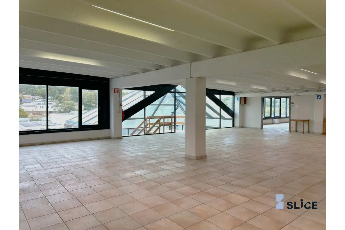 Handelszaak te  huur in Kasteelbrakel 1440 1500.00€  slaapkamers 350.00m² - Zoekertje 640271