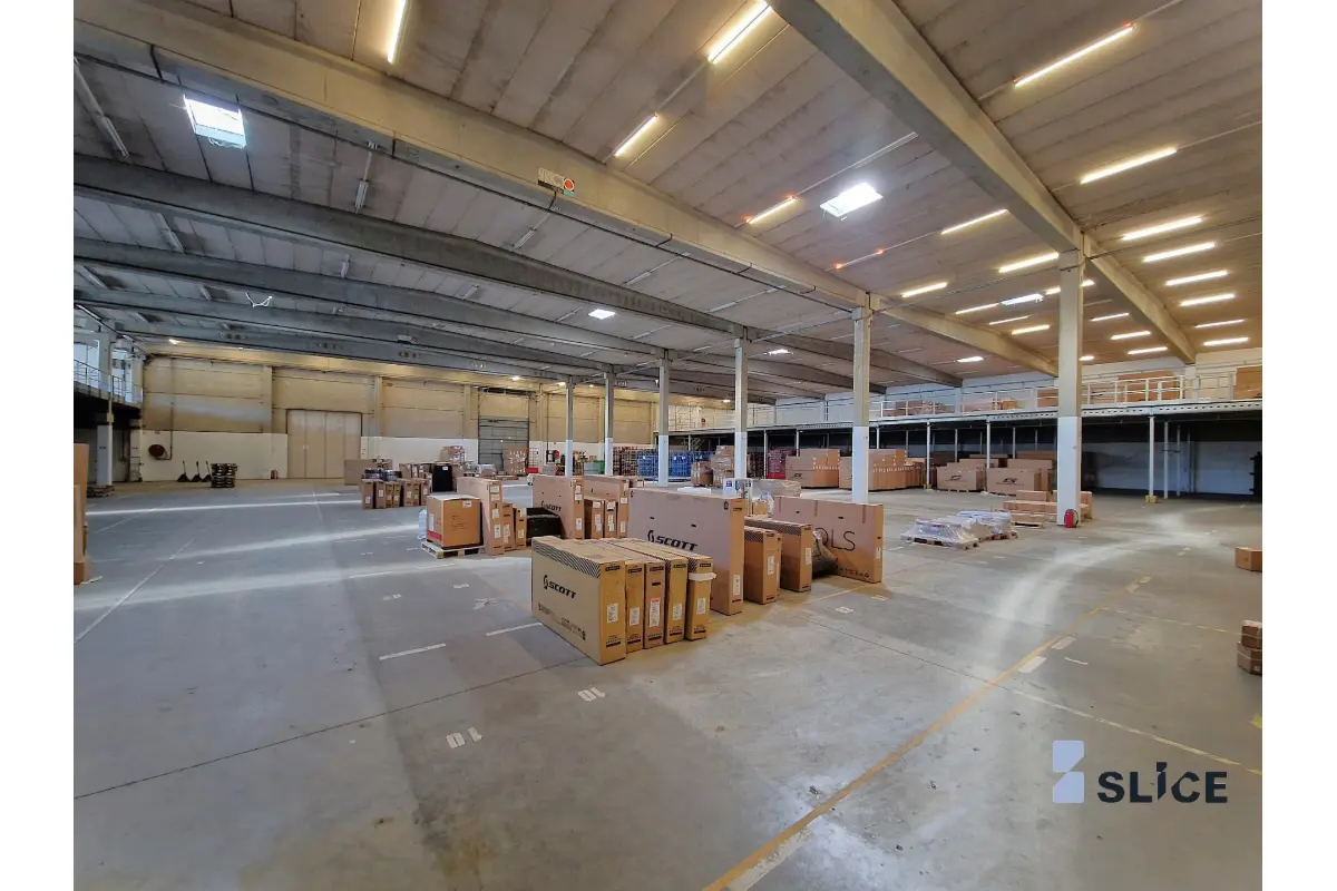 Handelszaak te  huur in Kasteelbrakel 1440 15500.00€  slaapkamers 3330.00m² - Zoekertje 640273