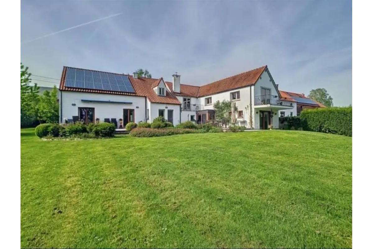 Huis te  huur in Malèves-Sainte-Marie-Wastine 1360 2190.00€ 4 slaapkamers 260.00m² - Zoekertje 640028