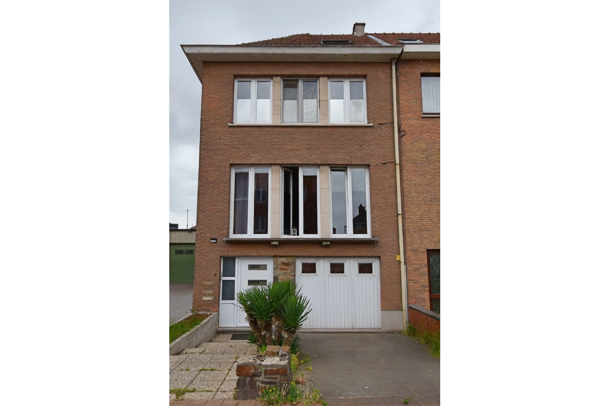 Huis te  koop in Sint-Pieters-Leeuw 1600 500000.00€ 4 slaapkamers m² - Zoekertje 641454