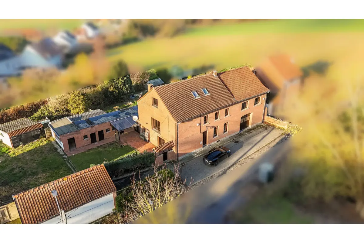 Villa te  in Graven 1390 495000.00€ 5 slaapkamers 450.00m² - Zoekertje 641242