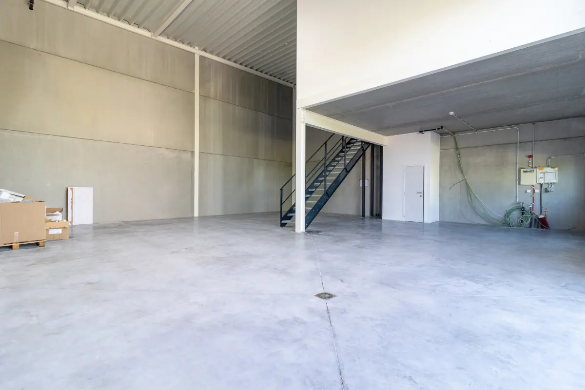 Handelszaak te  huur in Nijvel 1400 2000.00€  slaapkamers 253.00m² - Zoekertje 731463