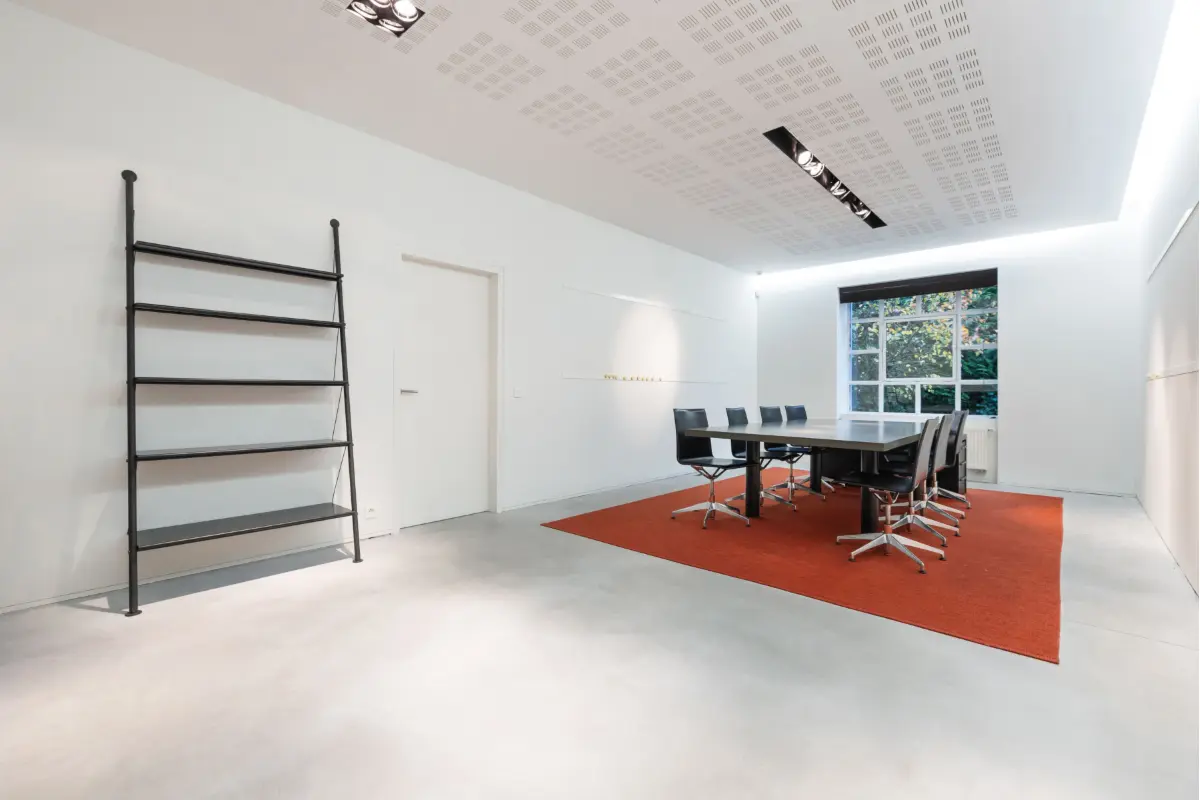 Handelszaak te  huur in Sint-Genesius-Rode 1640 5375.00€  slaapkamers 430.00m² - Zoekertje 642979