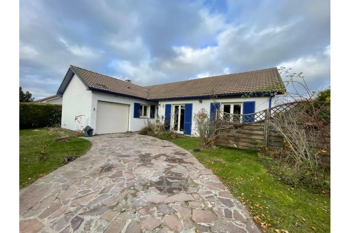 Bungalow te  koop in Ophain-Bois-Seigneur-Isaac 1421 355000.00€ 3 slaapkamers m² - Zoekertje 643170
