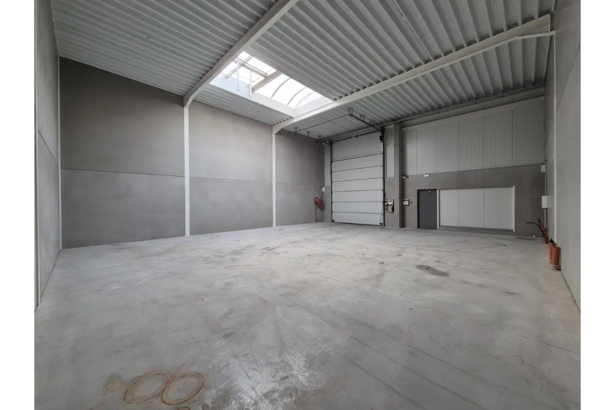 Commerce à louer à Hélécine 1357 1050.00€  chambres m² - Annonce 643798