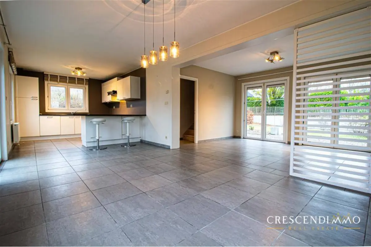 Villa te  huur in Limal 1300 1750.00€ 3 slaapkamers 125.00m² - Zoekertje 644142