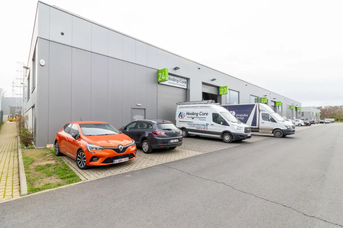 Handelszaak te  huur in Mont-Saint-Guibert 1435 2200.00€  slaapkamers 300.00m² - Zoekertje 645291