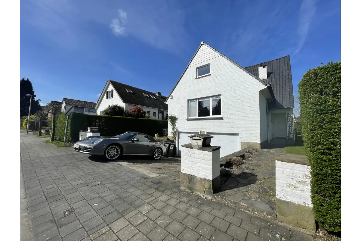 Maison à louer à Wezembeek-Oppem 1970 2300.00€ 4 chambres 200.00m² - Annonce 646216