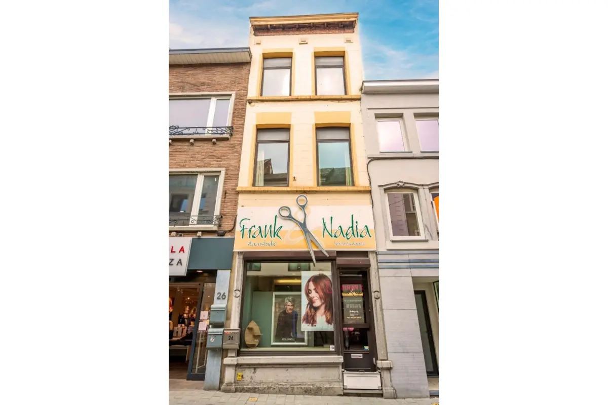 Handelszaak te  koop in Hal 1500 250000.00€  slaapkamers 205.00m² - Zoekertje 646313