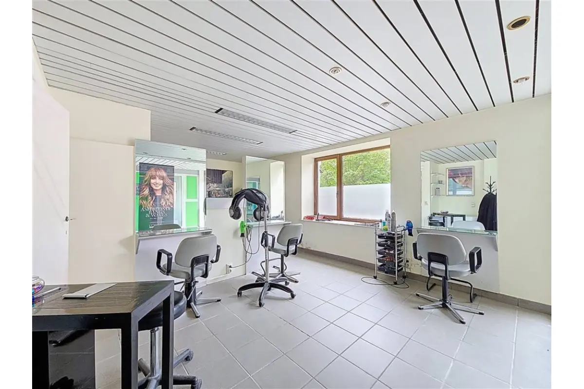 Commerce à louer à Wavre 1300 490.00€  chambres m² - Annonce 647350