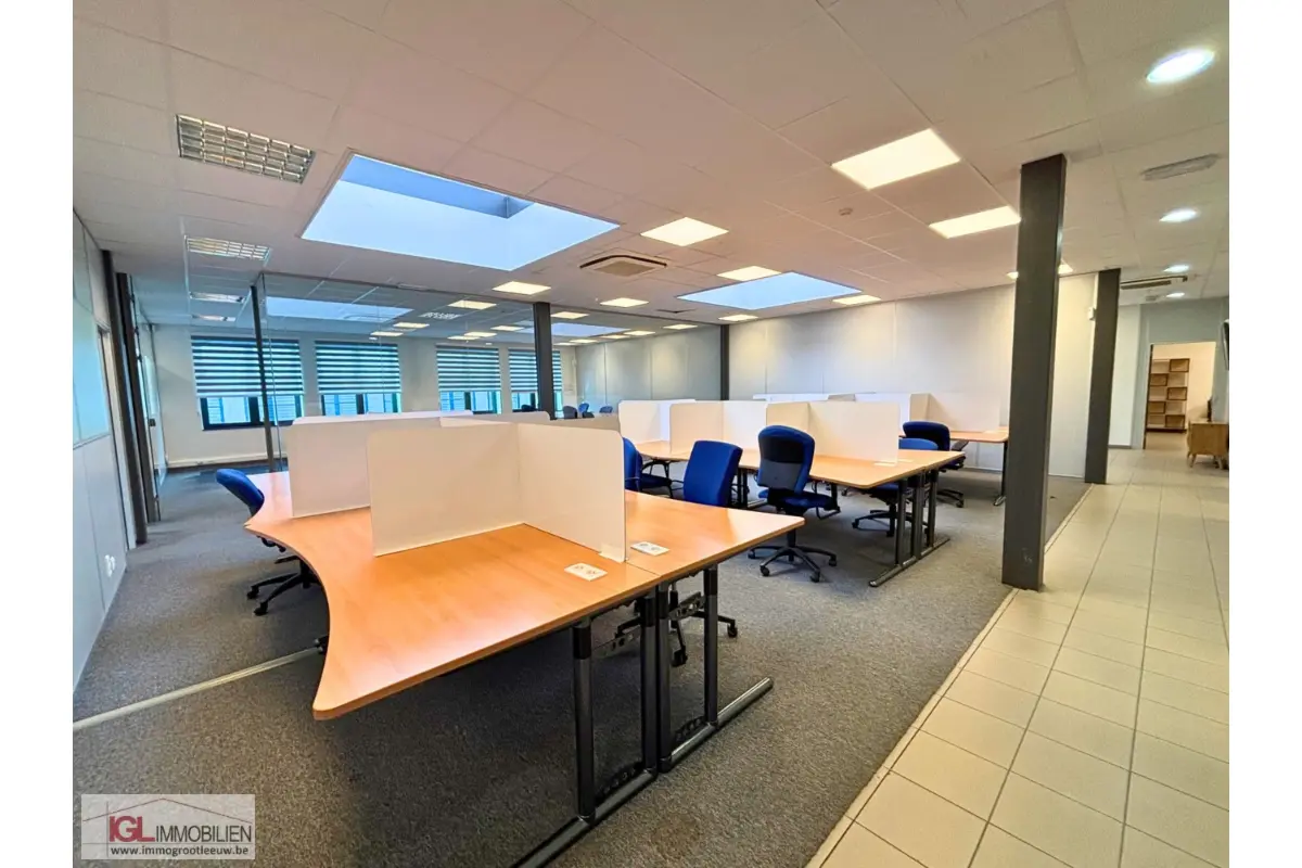 Commerce à louer à Drogenbos 1620 3500.00€  chambres m² - Annonce 647939