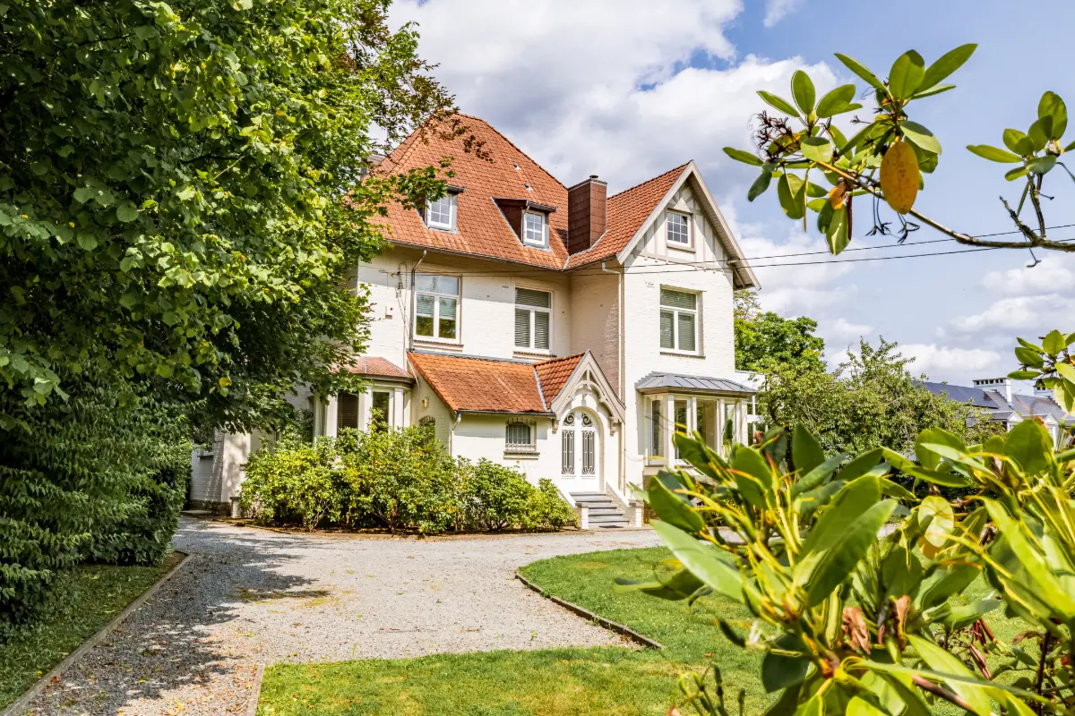 Huis te  huur in Waterloo 1410 4950.00€ 6 slaapkamers 475.00m² - Zoekertje 648342