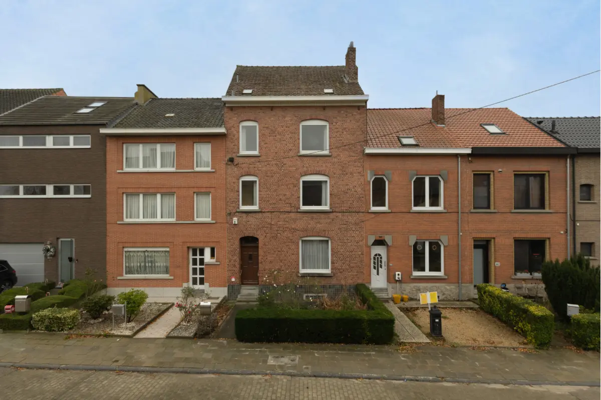 Huis te  koop in Hal 1500 365000.00€ 6 slaapkamers 187.00m² - Zoekertje 648349