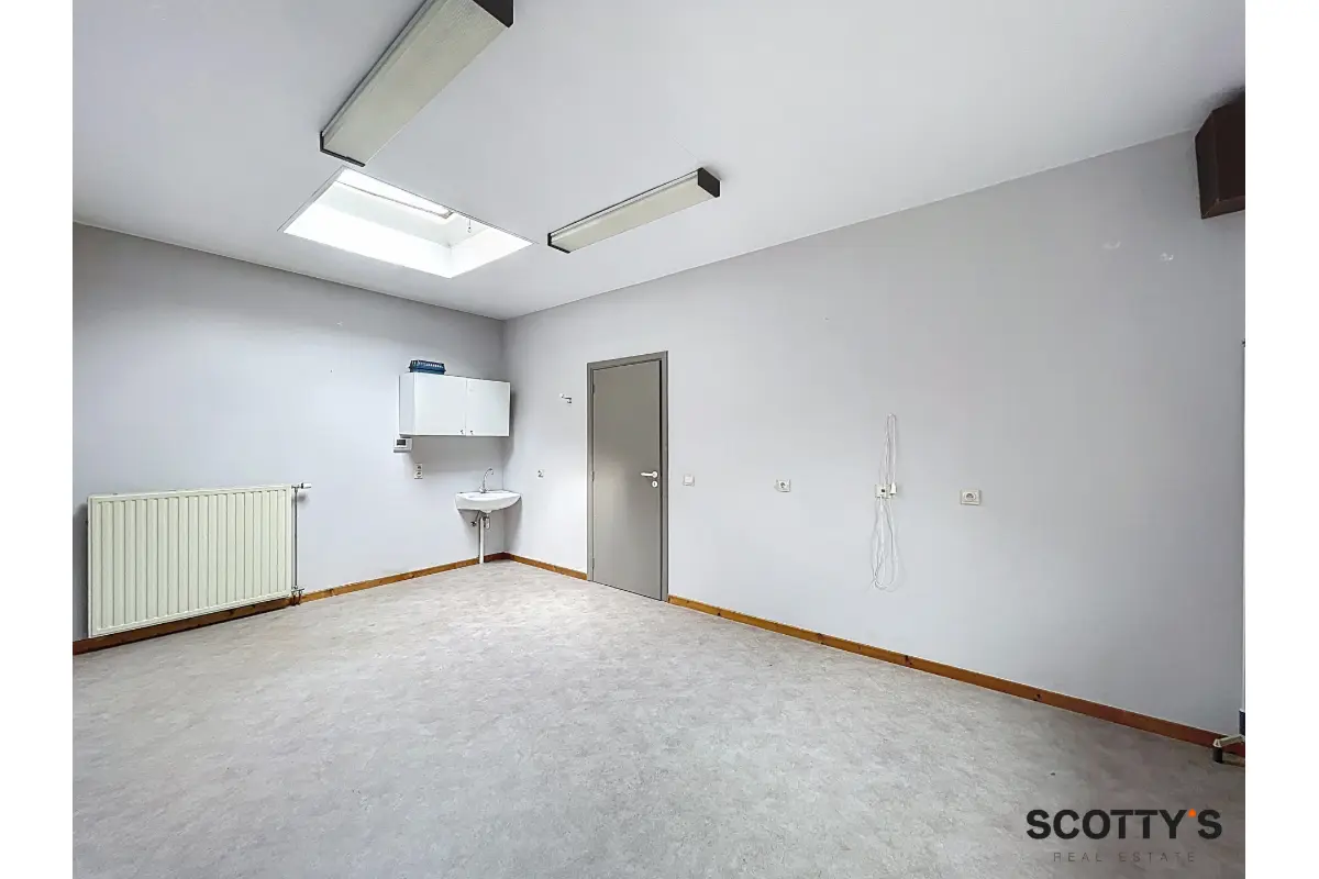 Handelszaak te  huur in Sint-Genesius-Rode 1640 750.00€  slaapkamers 44.00m² - Zoekertje 648161