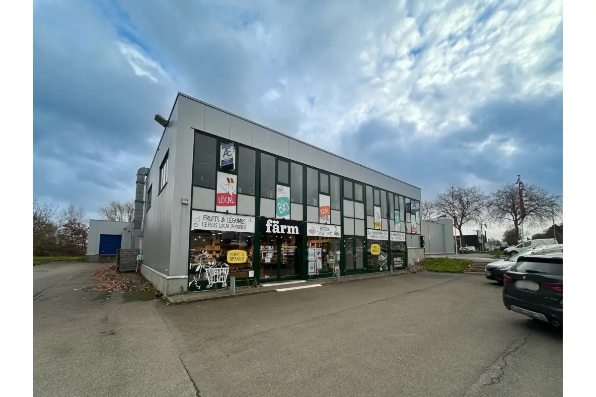 Handelszaak te  in Nijvel 1400 1800.00€  slaapkamers 165.00m² - Zoekertje 648779