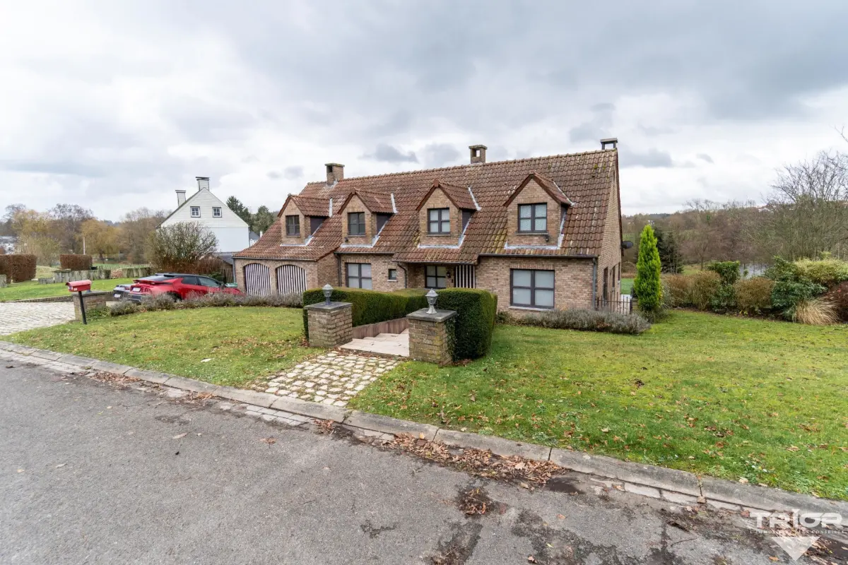 Huis te  huur in Lasne 1380 2650.00€ 5 slaapkamers 265.00m² - Zoekertje 648953